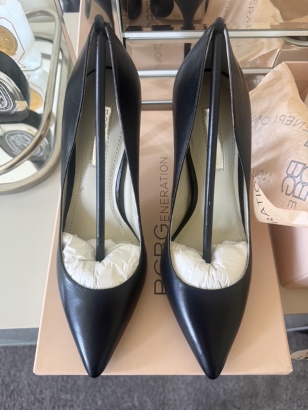 NIB BCBGeneration Treasure Leather Pumps in Black - Size 6.5US Women's